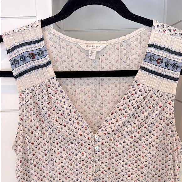 Lucky Brand Women’s Embroidered V-Neck Sleeveless Tank Top Blouse Size Small - Picture 6 of 7